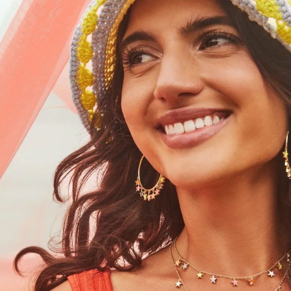 Kendra Scott Sloane Star Open Frame Earrings - Picture 4 of 7